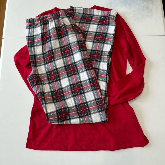Women’s Stewart plaid pants pajama set. - Picture 2 of 4